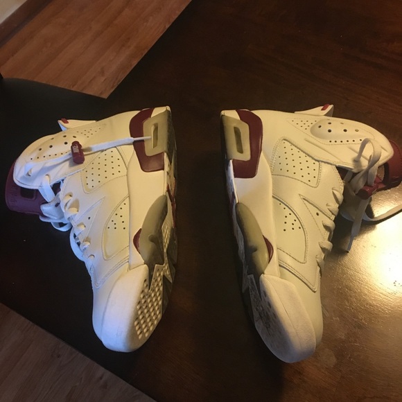 SOLD! Jordan Retro 6 Maroon size 10.5 9/10 - Picture 4 of 6